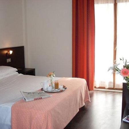Hotel Isola Di Lauria Lauria Inferiore Habitación foto