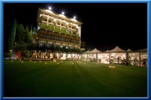 Hotel Isola Di Lauria Lauria Inferiore Exterior foto